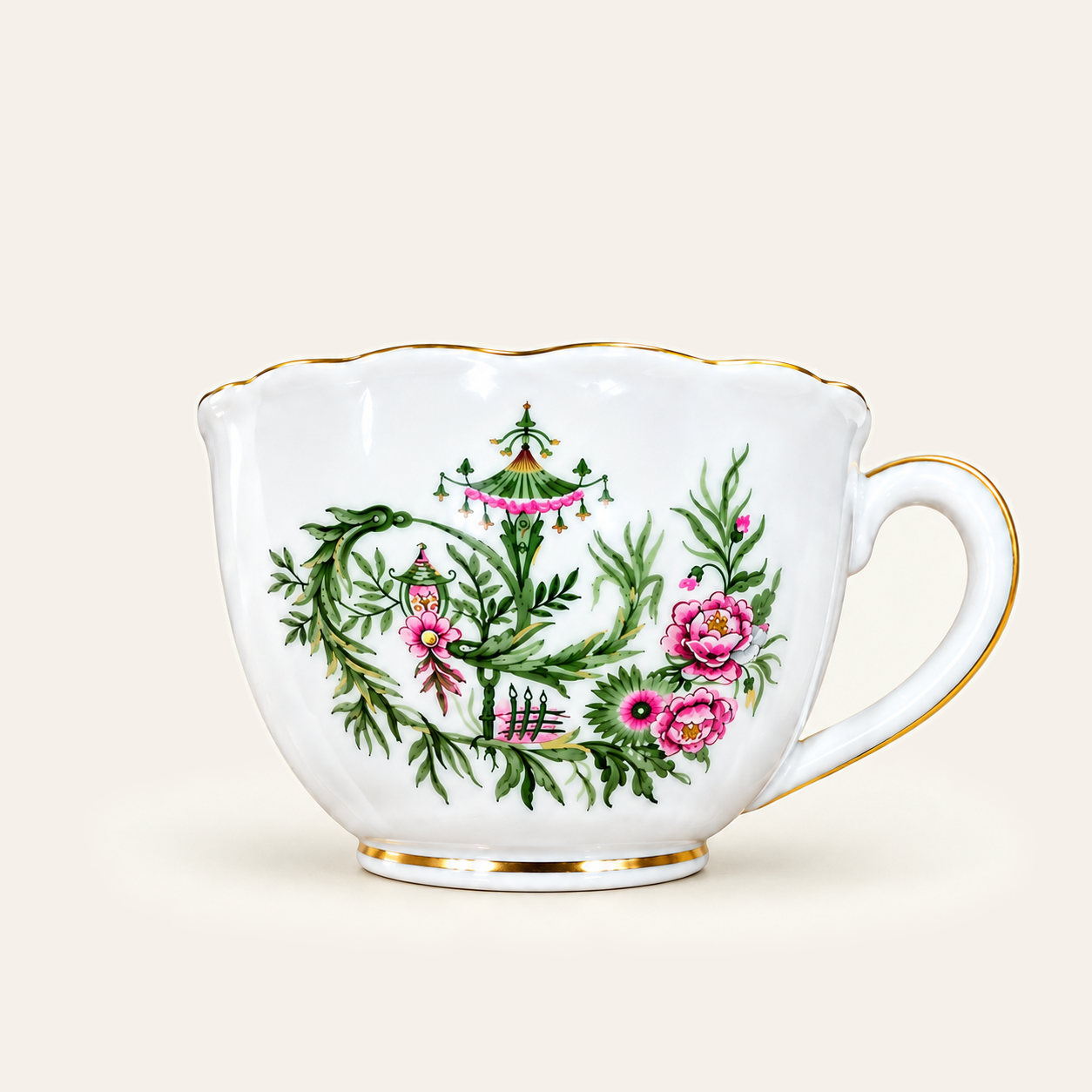 Tasse à fleurs roses et feuillages